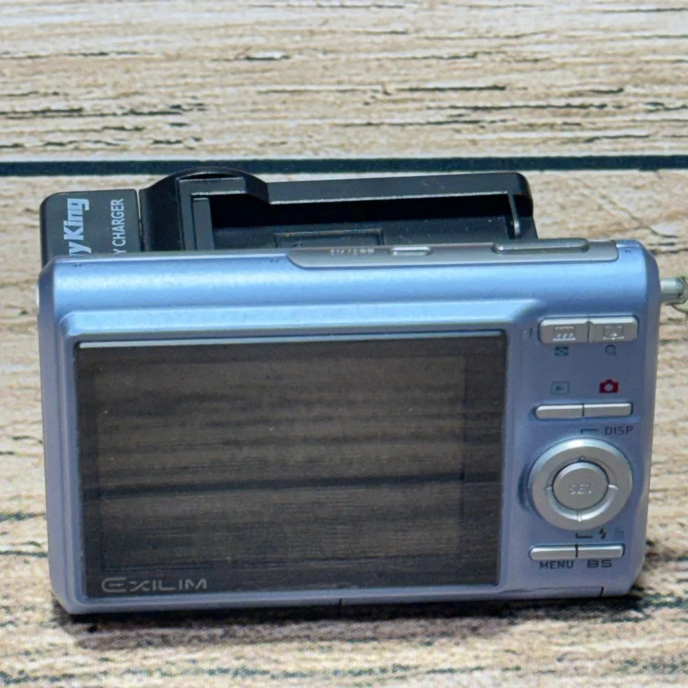 Casio Exilim EX-Z75 Digital Camera Unisex Blue Y2K Vintage 7.2MP Point Shoot